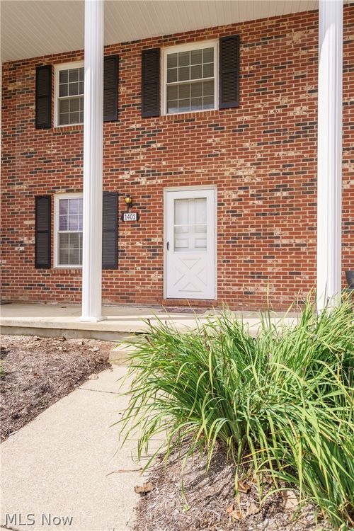1401 Munroe Falls Ave, Cuyahoga Falls, OH, 44221-3637 | Card Image