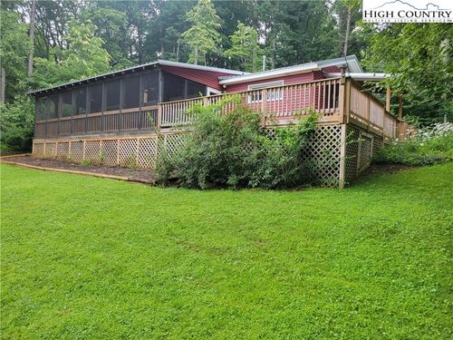 211 Parkway Ln, Sparta, NC, 28675-9523 | Card Image