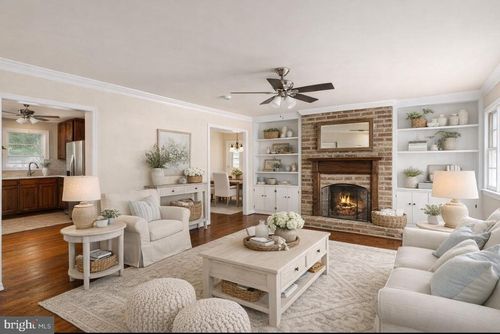 1321 Dandridge St, FREDERICKSBURG, VA, 22401-5325 | Card Image