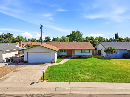 3345 W Laurel, Visalia, CA, 93277 | Card Image