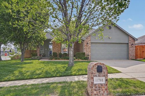 11701 Forest Ct, Jenks, OK, 74037-5023 | Card Image
