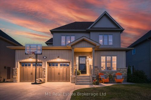 62 Ryan St, Fergus, ON, N1M0C9 | Card Image