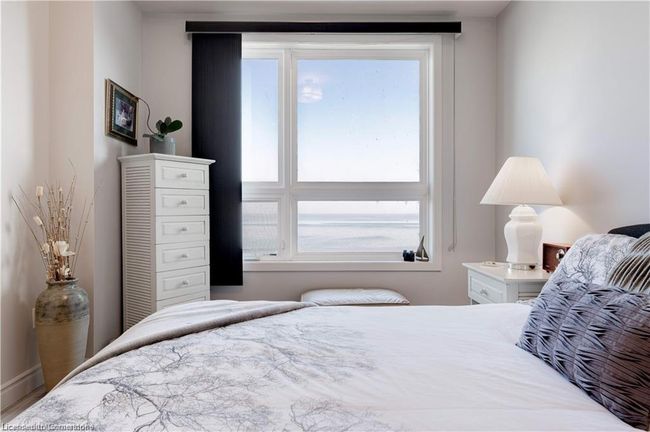 404 - 35 Southshore Cres, House attached with 2 bedrooms, 2 bathrooms and 2 parking in Stoney Creek ON | Image 10