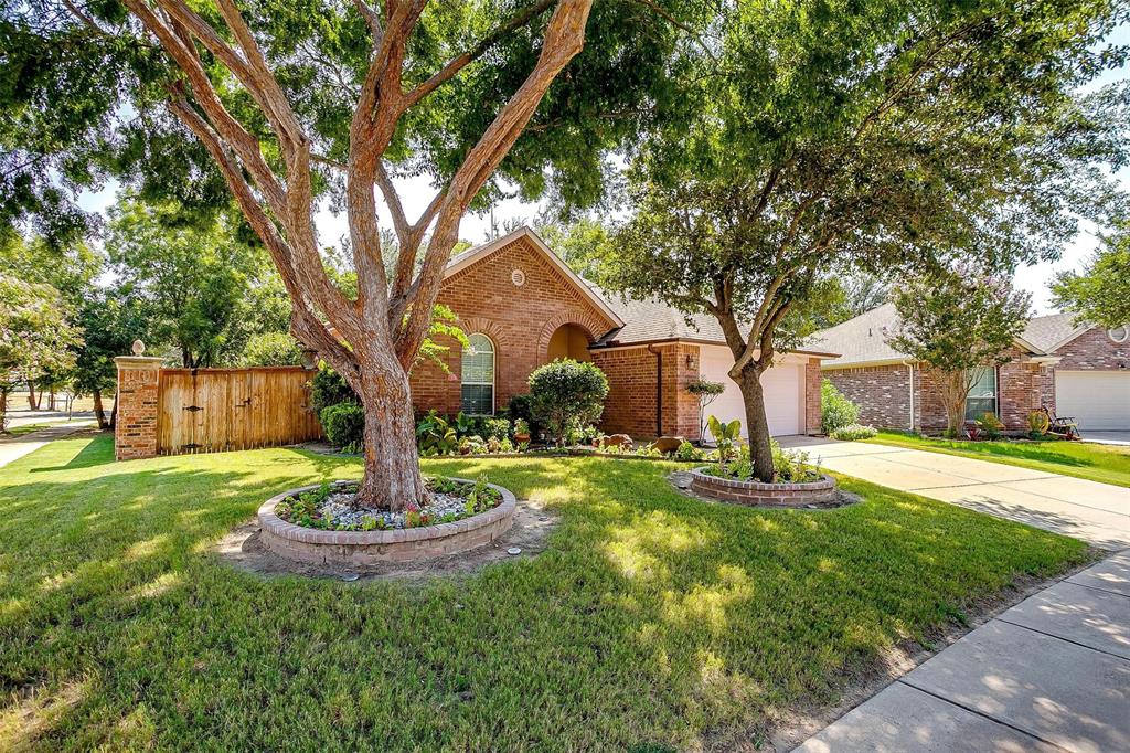 Edgewater Dr, Azle, TX 76020