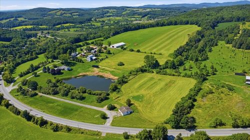 3213 West Rd, Bennington, VT, 05201-9615 | Card Image