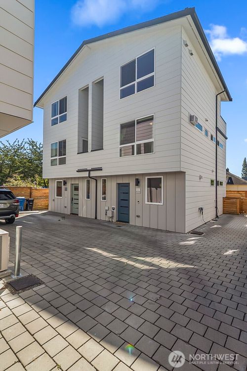 b-1129 Nw 61st St, Seattle, WA, 98107-2921 | Card Image