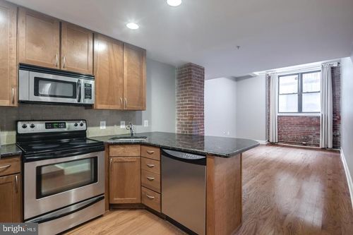 unit-15a-1100 S Broad St, PHILADELPHIA, PA, 19146-5075 | Card Image
