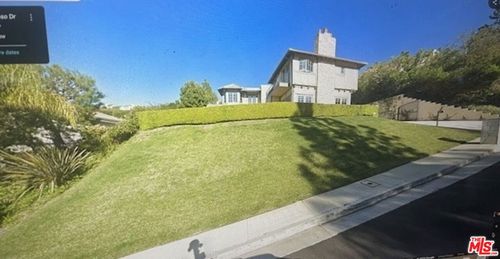 16751 Monte Hermoso Dr, Pacific Palisades, CA, 90272-1909 | Card Image