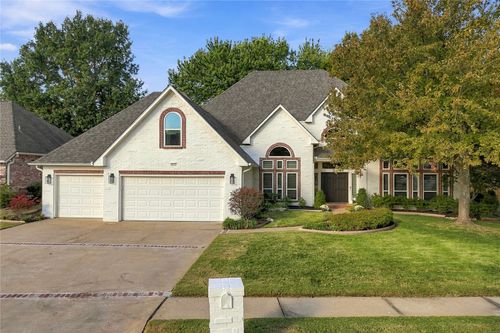 104 N 67th St, Broken Arrow, OK, 74014-6945 | Card Image