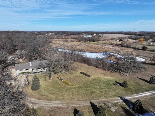 8801 N Serns Road, Milton, WI, 53563 | Card Image