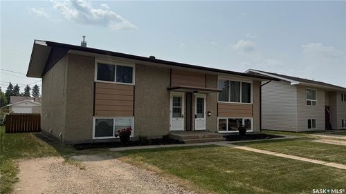 437 28th St E, Prince Albert, SK, S6V1X6 | Card Image