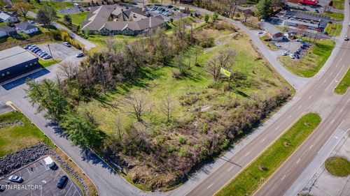 435 Shelby Ln, Bristol, TN, 37620-5840 | Card Image