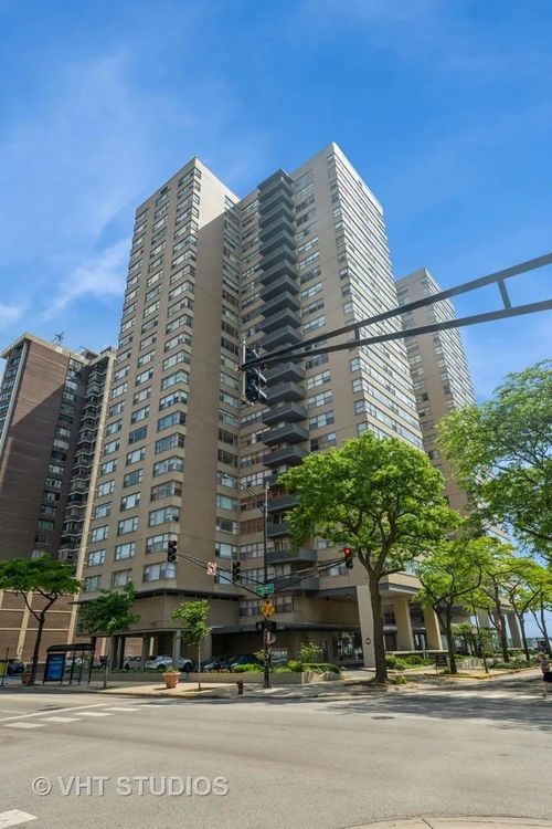 10r-6301 N Sheridan Rd, Chicago, IL, 60660-1775 | Card Image