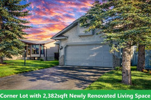 624 Shawinigan Dr Sw, Calgary, AB, T2Y2H4 | Card Image