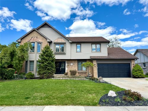 34650 Fairfax Dr, Livonia, MI, 48152-1142 | Card Image