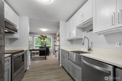 7a-2007 Sw 318th Pl, Federal Way, WA, 98023-5130 | Card Image