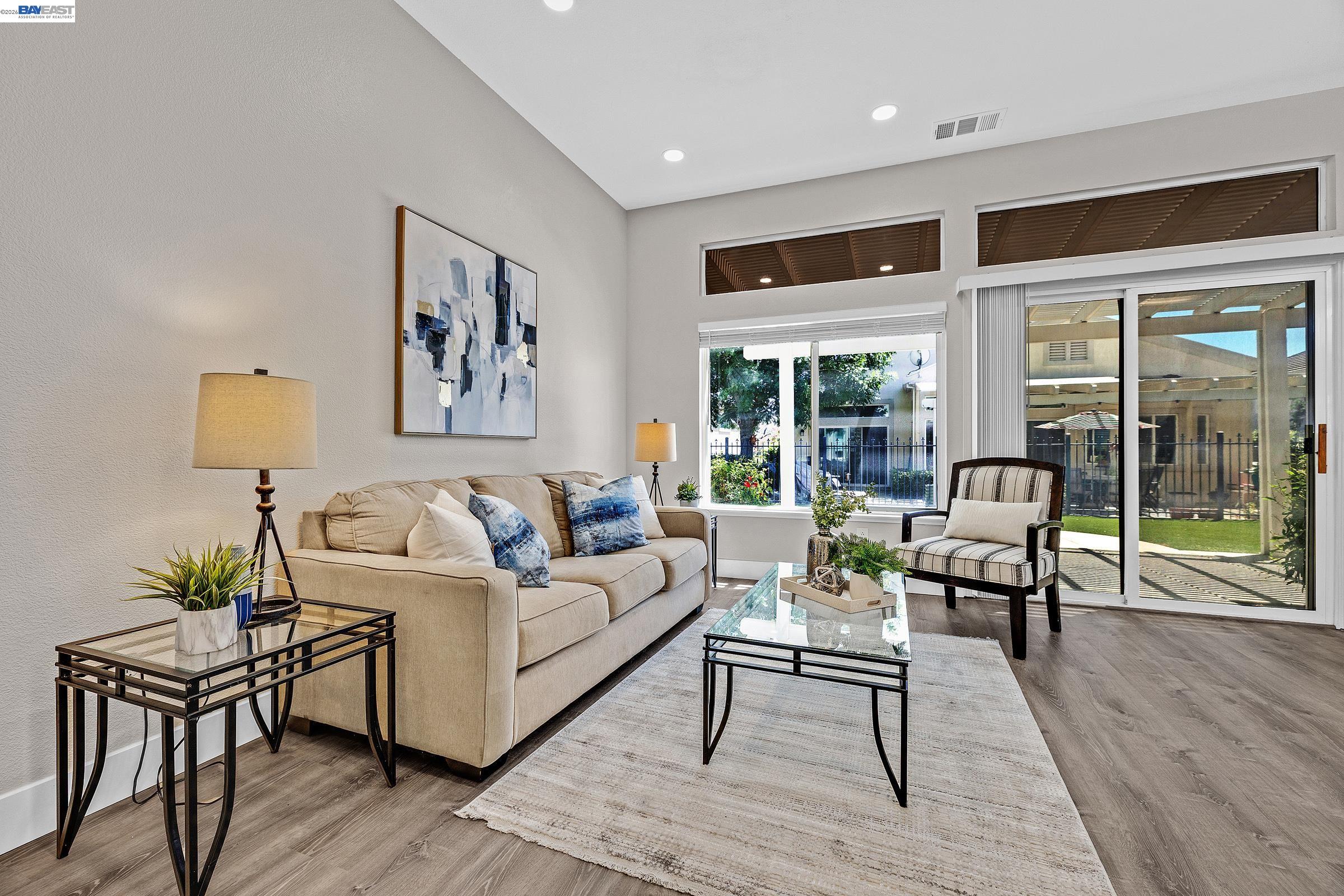 Residential in Brentwood 5