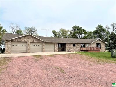 3260 Ia 9 St, House other with 5 bedrooms, 3 bathrooms and null parking in Rock Rapids IA | Image 3