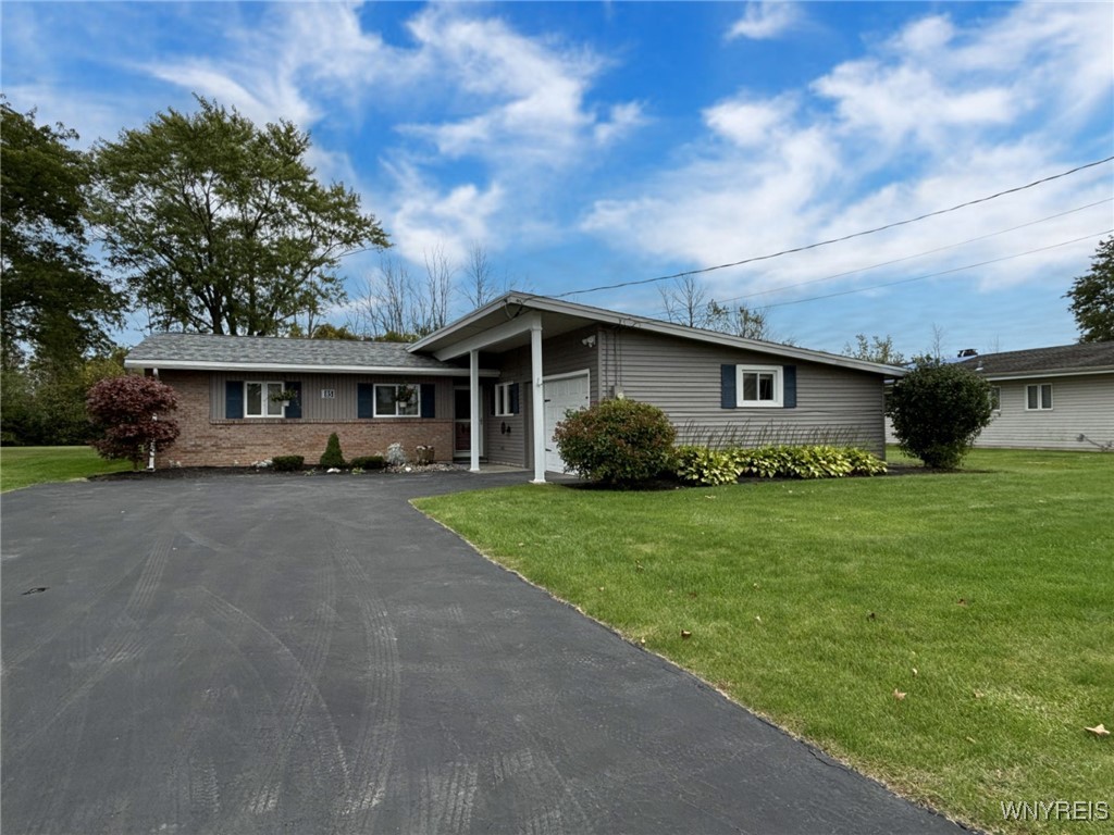 Steele Cir, Niagara Falls, NY 14304