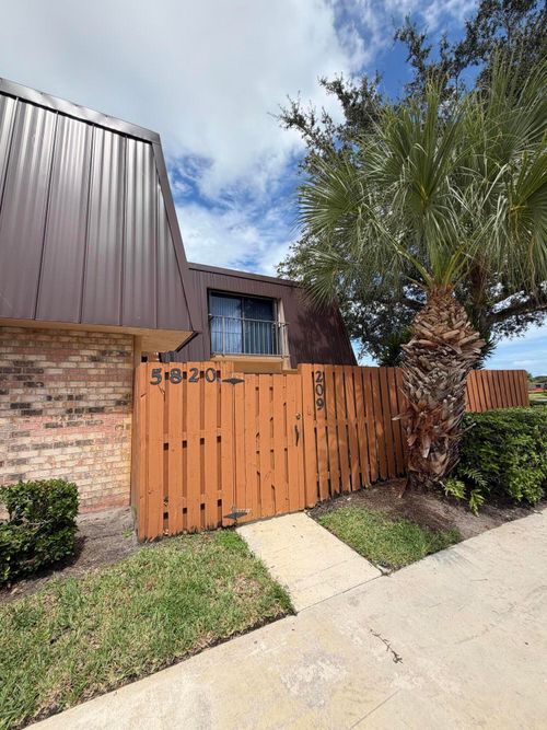 209-5820 Se Windsong Ln, Stuart, FL, 34997-8209 | Card Image
