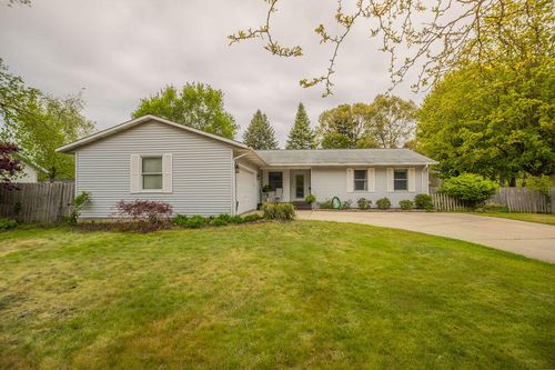 1508 Hendrick Rd, Norton Shores, MI, 49441-5704 | Card Image