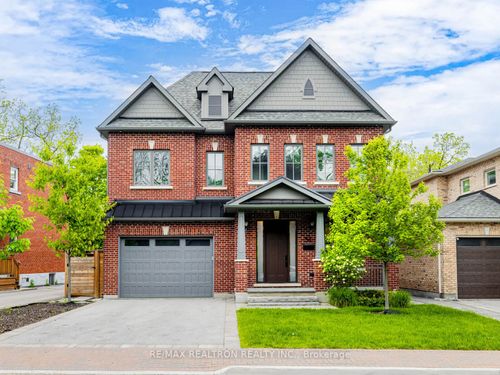 51 Centre St E, Richmond Hill, ON, L4C1A3 | Card Image