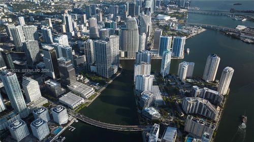 2608w-300 Biscayne Boulevard Way, Miami, FL, 33131 | Card Image