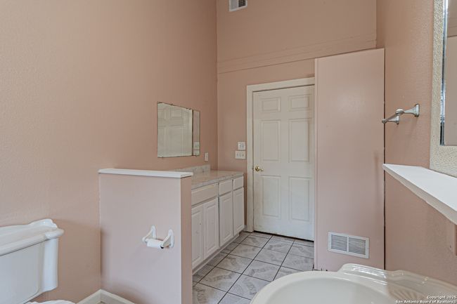180 Brandon Way, House other with 3 bedrooms, 2 bathrooms and null parking in Poteet TX | Image 35