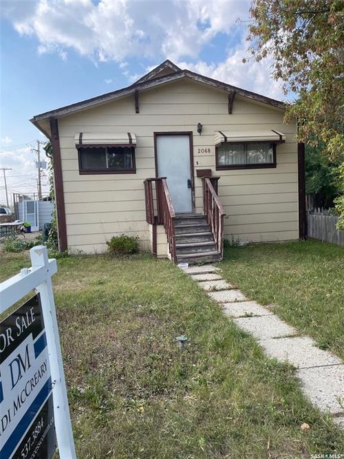 2068 Connaught St, Regina, SK, S4T4T7 | Card Image