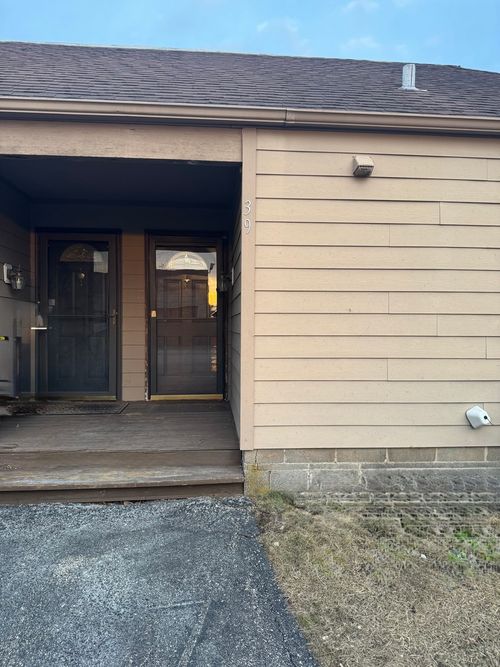unit-39-3349 Beacon St, North Chicago, IL, 60064-3435 | Card Image