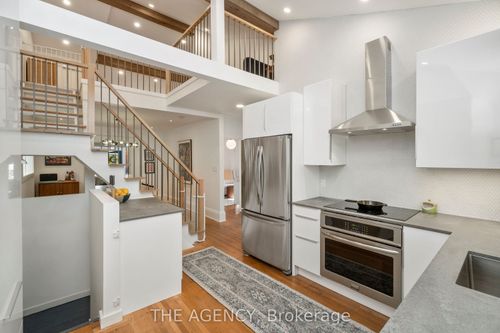 172 Brookside Dr, Toronto, ON, M4E2M4 | Card Image