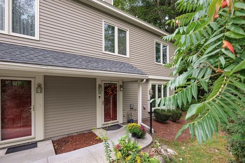 38-38 Brickett Hill Cir, Haverhill, MA, 01830-1549 | Card Image