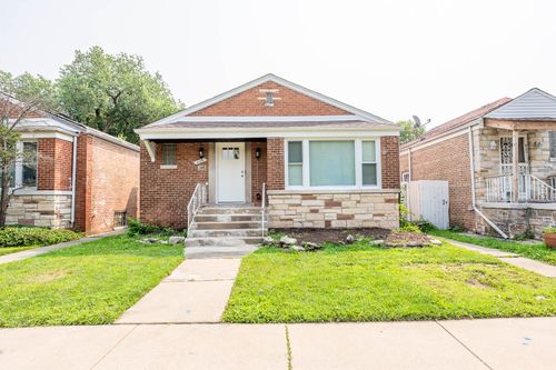 8155 S Essex Ave, CHICAGO, IL, 60617-1225 | Card Image