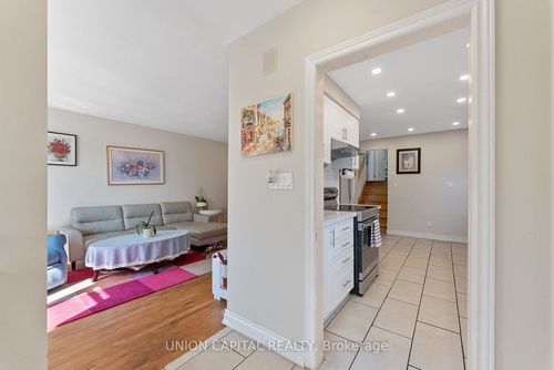 37 Callowhill Dr, Etobicoke, ON, M9R3L3 | Card Image