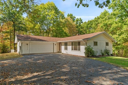 595 Euclid Rd, West Sunbury, PA, 16061-2805 | Card Image