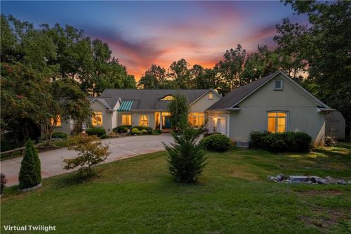21 Rocky Cir Ne, White, GA, 30184-2857 | Card Image