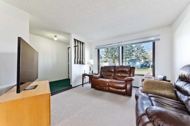 2816 38 Street Sw, Home with 7 bedrooms, 3 bathrooms and 3 parking in Calgary AB | Image 22