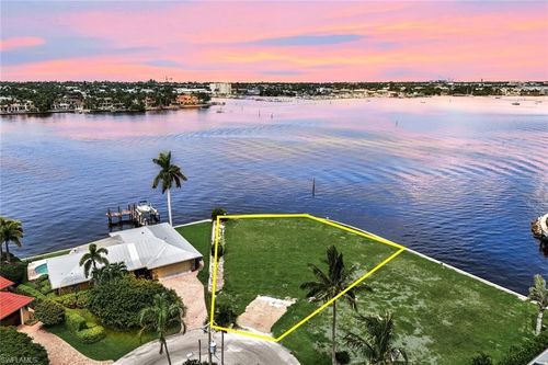 1303 Marlin Dr, NAPLES, FL, 34102-1530 | Card Image