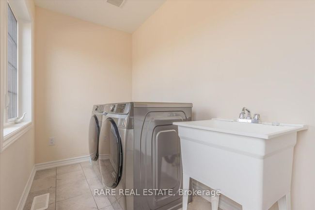 82 Rugman Cres, House other with 4 bedrooms, 4 bathrooms and 4 parking in Springwater ON | Image 23