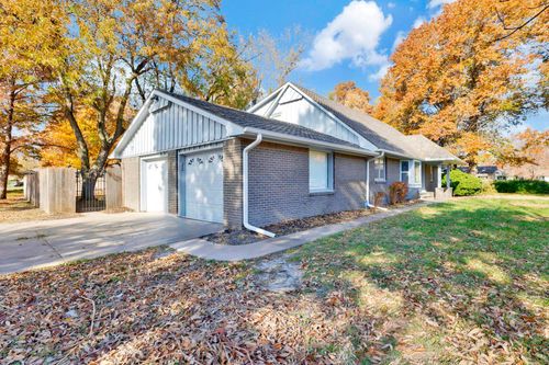 1601 Terrace Dr, Newton, KS, 67114-6319 | Card Image