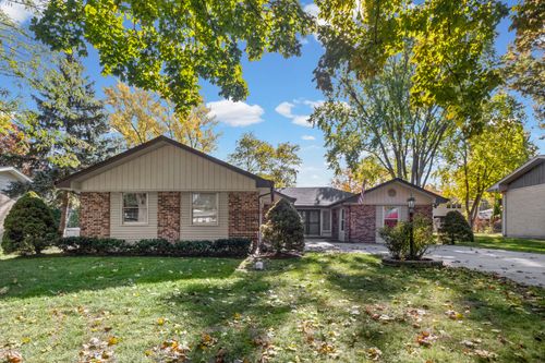 715 Valley Ln, Arlington Heights, IL, 60004-3239 | Card Image