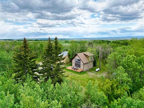 33131 Meskanaw Road, Rural Rocky View County, AB, T4C1A2 | Card Image