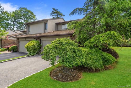 76 Estate Dr, Jericho, NY, 11753-2817 | Card Image