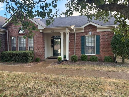 8709 Sawyer Brown Rd, Nashville, TN, 37221-1415 | Card Image