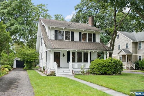 30 Rodney St, Glen Rock, NJ, 07452-2104 | Card Image