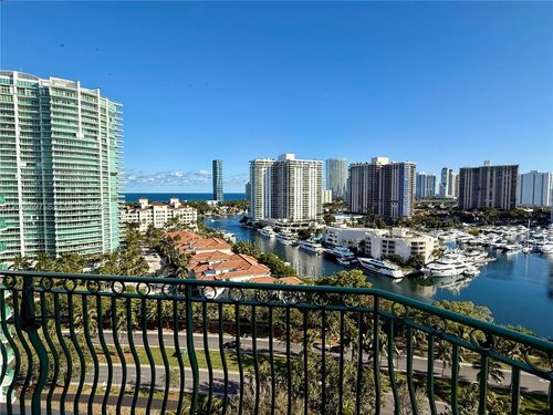 ts03-19900 E Country Club Dr, Aventura, FL, 33180-3327 | Card Image