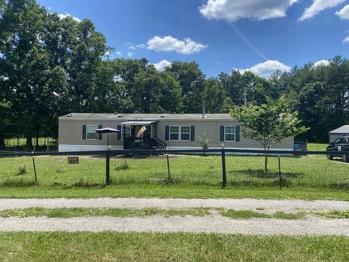 174 Claude Howard Rd, Deer Lodge, TN, 37726-3426 | Card Image