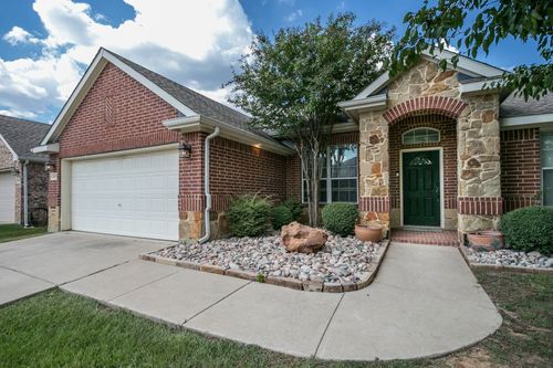 2615 Fox Creek Trl, Arlington, TX, 76017-7957 | Card Image