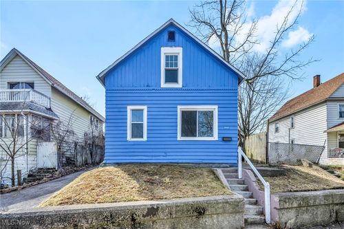 4201 Train Ave, Cleveland, OH, 44113-4810 | Card Image