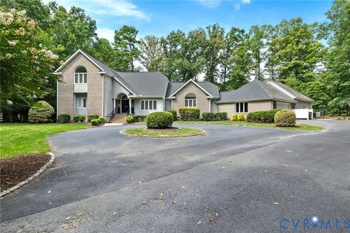 17 Quail Run Dr, Manakin Sabot, VA, 23103-2615 | Card Image